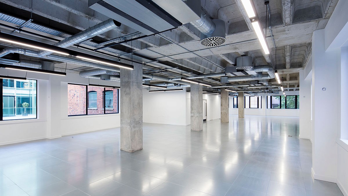 TW12VE Reading Interior Photo